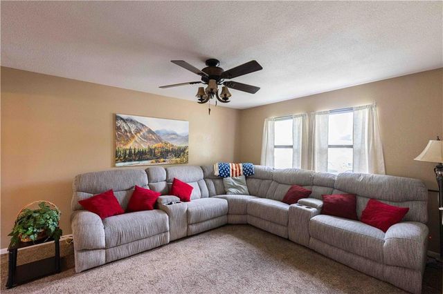 210 E Swisher Drive, Clinton, MO 64735