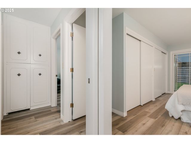 2984 FLORAL HILL Dr, Eugene, OR 97403