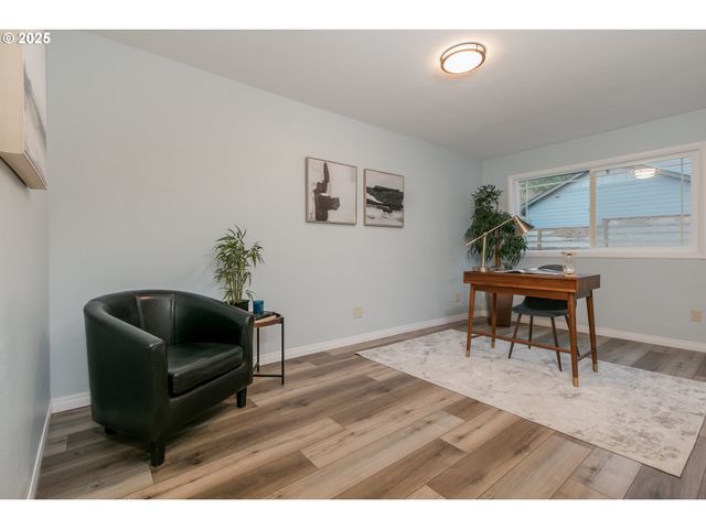 2984 FLORAL HILL Dr, Eugene, OR 97403