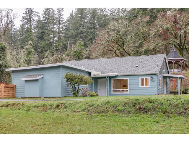 2984 FLORAL HILL Dr, Eugene, OR 97403