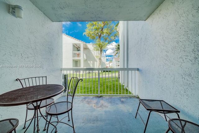 4876 NW 97th Ct 352, Doral, FL 33178