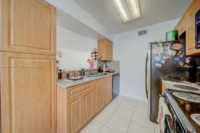 4876 NW 97th Ct 352, Doral, FL 33178