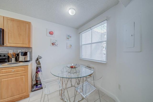 4876 NW 97th Ct 352, Doral, FL 33178