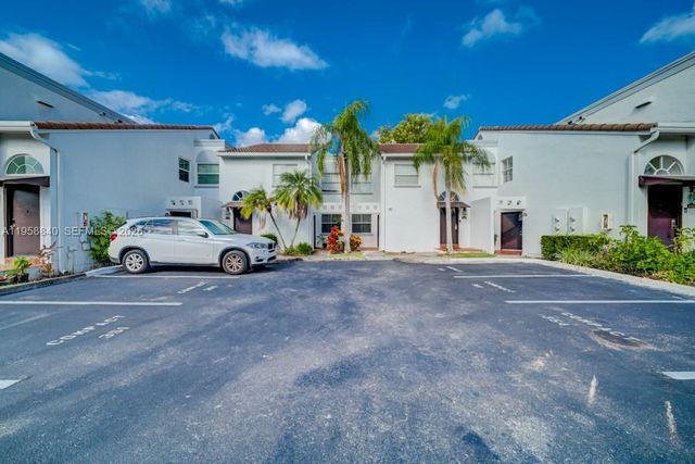 4876 NW 97th Ct 352, Doral, FL 33178