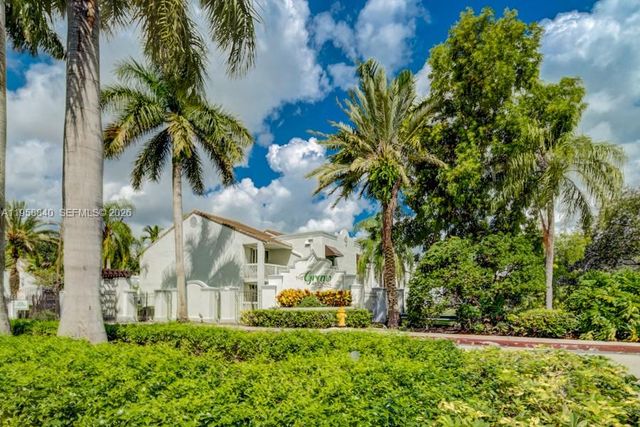 4876 NW 97th Ct 352, Doral, FL 33178