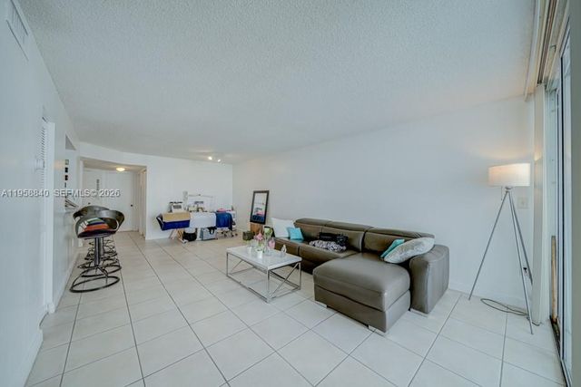 4876 NW 97th Ct 352, Doral, FL 33178