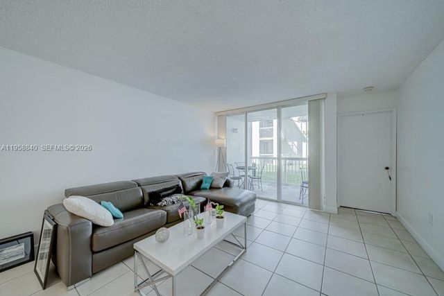 4876 NW 97th Ct 352, Doral, FL 33178