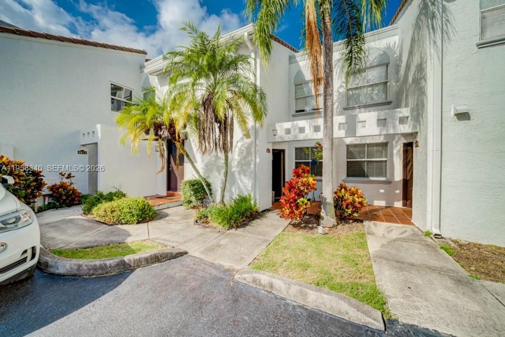 4876 NW 97th Ct 352, Doral, FL 33178