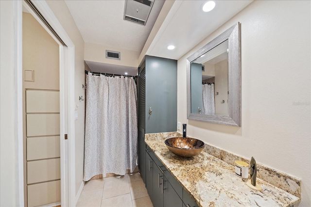 3246 MAIDEN LANE, Sarasota, FL 34231