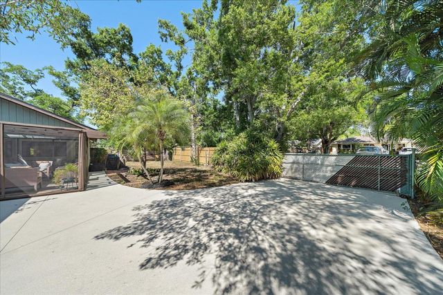 3246 MAIDEN LANE, Sarasota, FL 34231