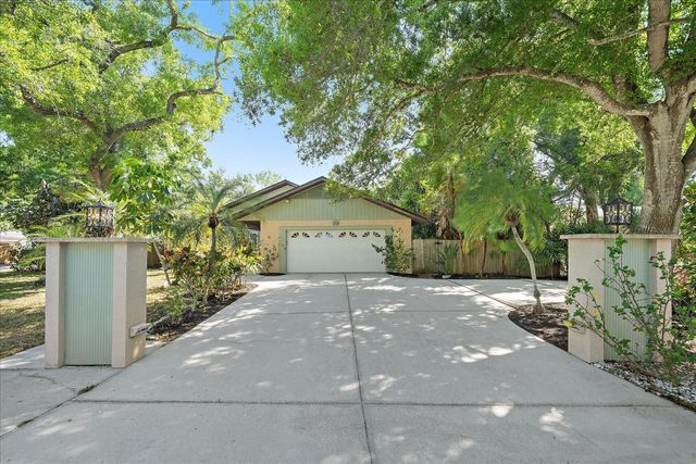 3246 MAIDEN LANE, Sarasota, FL 34231