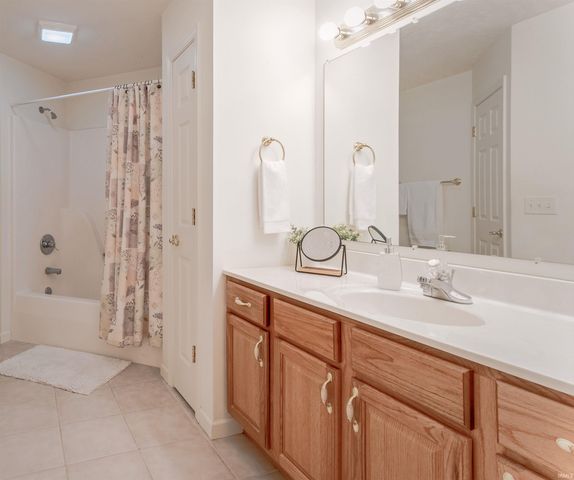 722 Strawberry Hill Road, Evansville, IN 47711