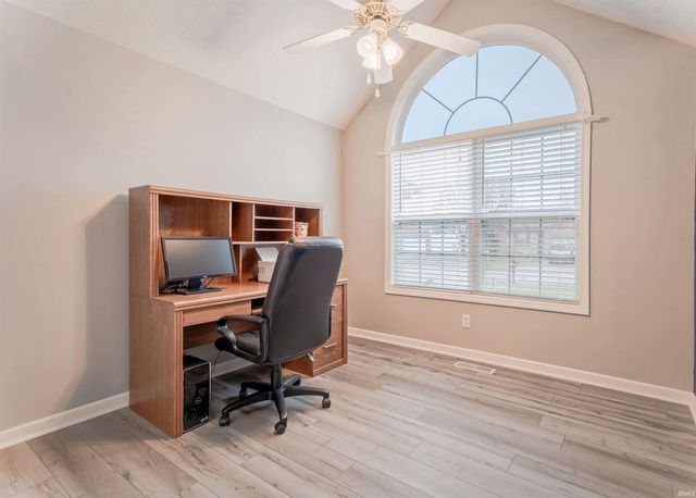 722 Strawberry Hill Road, Evansville, IN 47711