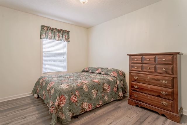 722 Strawberry Hill Road, Evansville, IN 47711