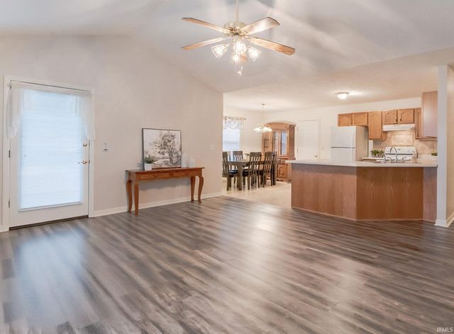 722 Strawberry Hill Road, Evansville, IN 47711