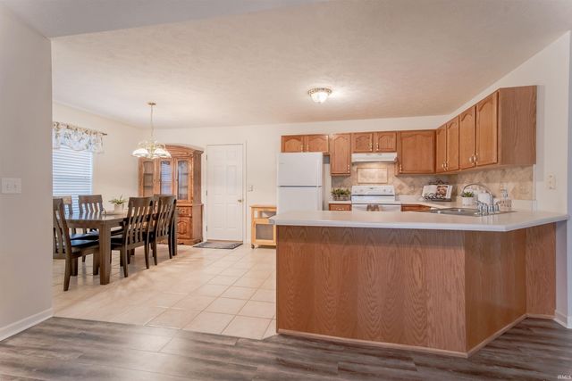 722 Strawberry Hill Road, Evansville, IN 47711