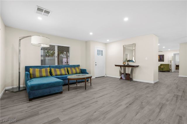 4955 Ridge Avenue, Las Vegas, NV 89103