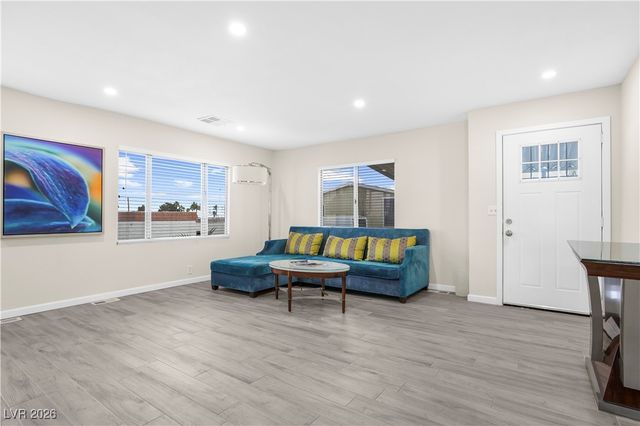 4955 Ridge Avenue, Las Vegas, NV 89103