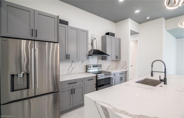 111 NW 6th ST, Cape Coral, FL 33993