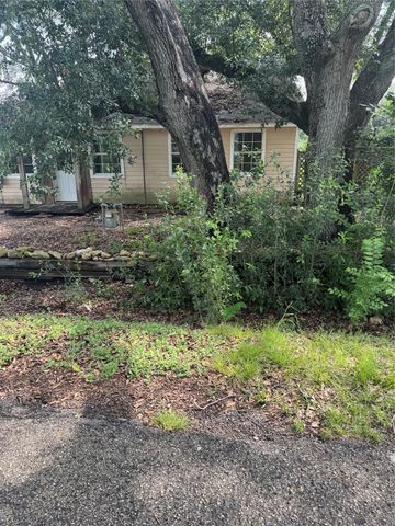 3711 Chanterway Street, Bacliff, TX 77518