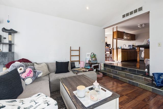 9317 S Kolmar Avenue, Oak Lawn, IL 60453