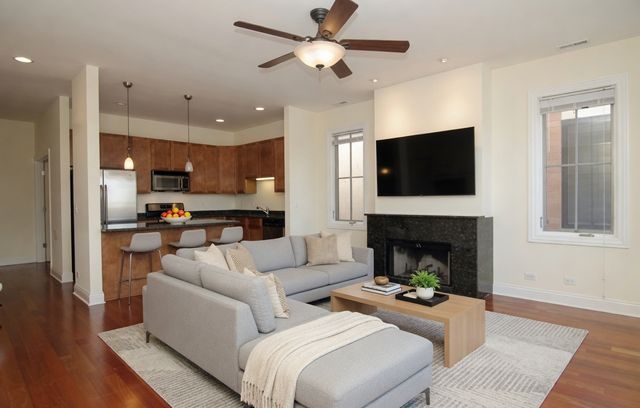 2243 N Lister Avenue 401, Chicago, IL 60614