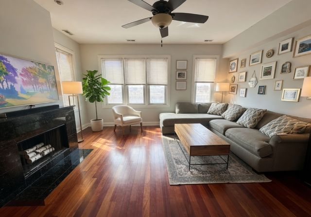 2243 N Lister Avenue 401, Chicago, IL 60614