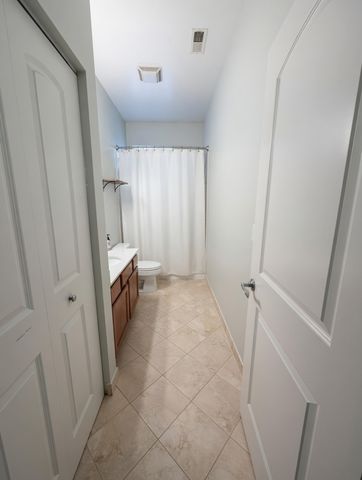 2243 N Lister Avenue 401, Chicago, IL 60614