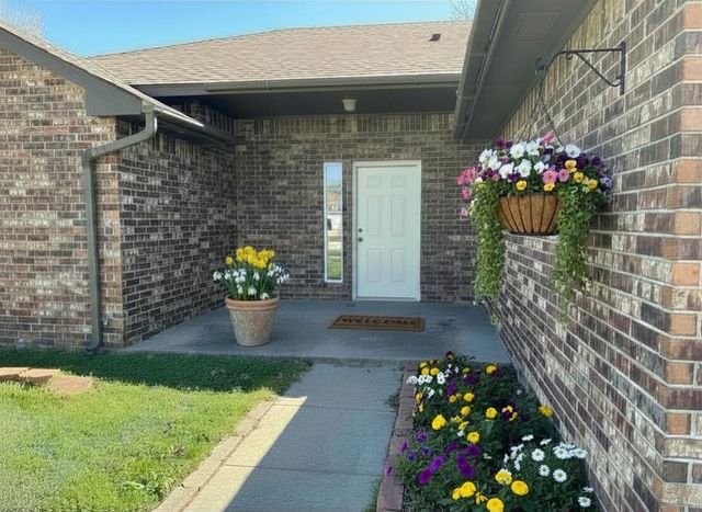 624 NW 21st Street, Moore, OK 73160