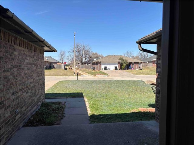 624 NW 21st Street, Moore, OK 73160