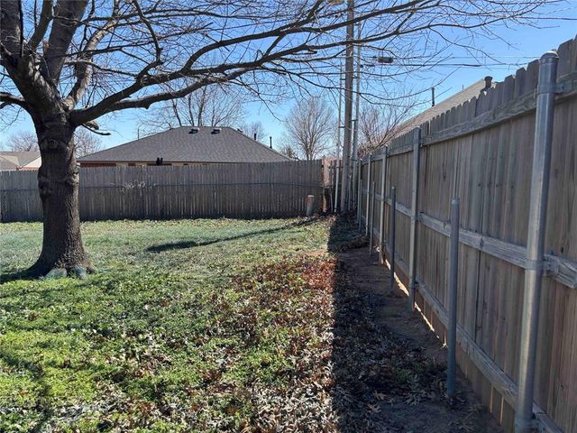 624 NW 21st Street, Moore, OK 73160