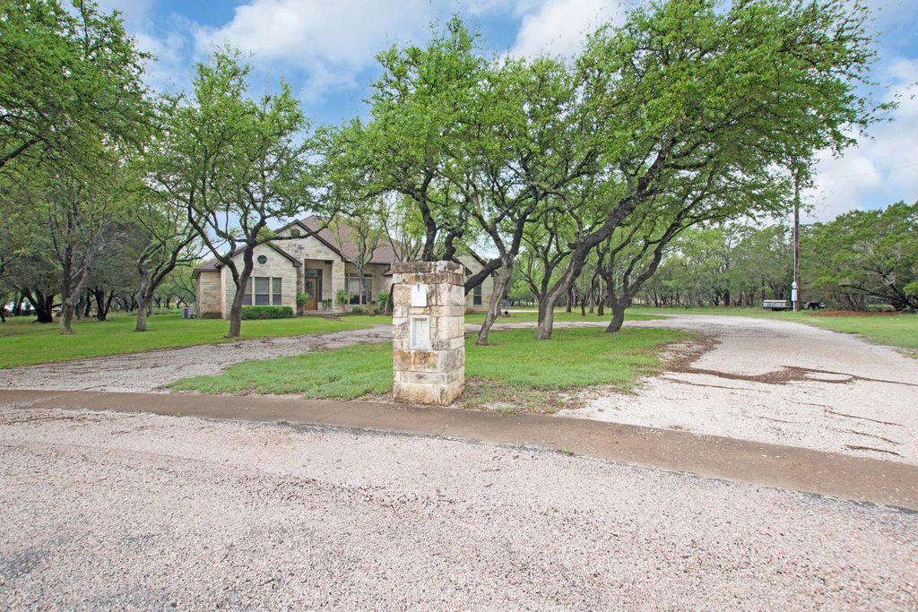109 Camm Lary CIR, Burnet, TX 78611