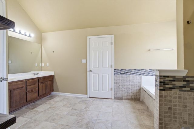 14222 Cedar Pointe Ave, Baton Rouge, LA 70809