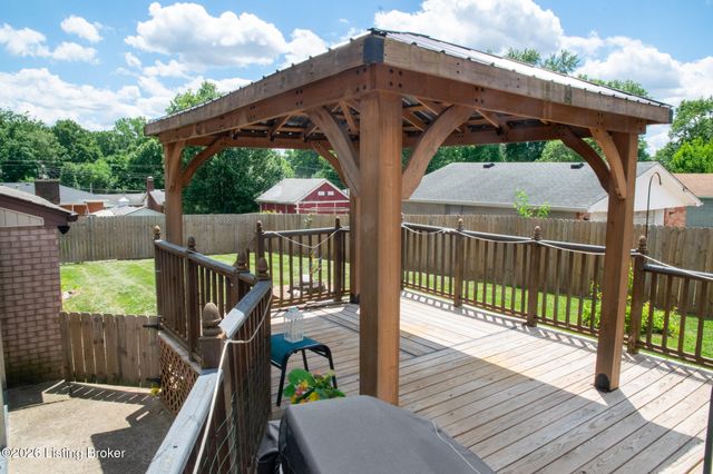 6906 Shareith Dr, Louisville, KY 40228