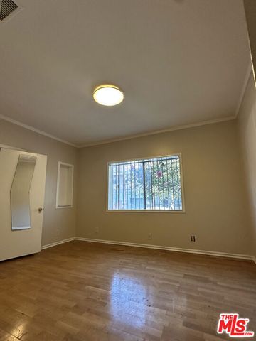 201 S Benton Way, Los Angeles, CA 90057