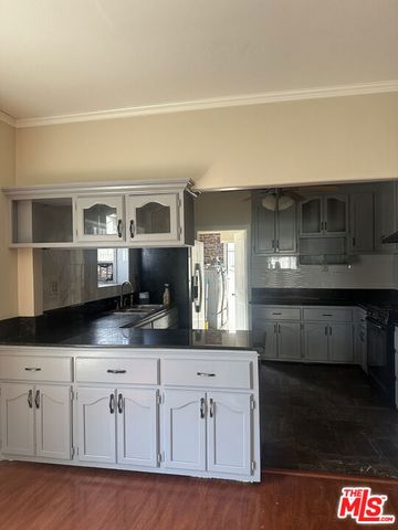201 S Benton Way, Los Angeles, CA 90057