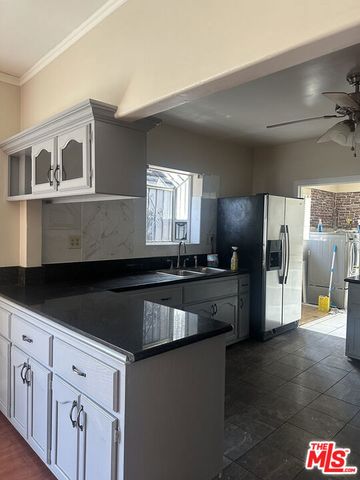 201 S Benton Way, Los Angeles, CA 90057