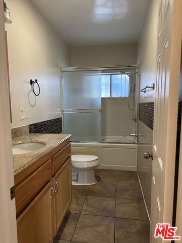 201 S Benton Way, Los Angeles, CA 90057