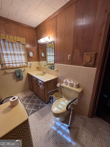 2401 W Elm Street, Wrightsville, GA 31096