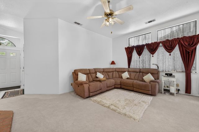 8409 Silver Run Way, Antelope, CA 95843