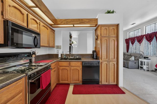 8409 Silver Run Way, Antelope, CA 95843