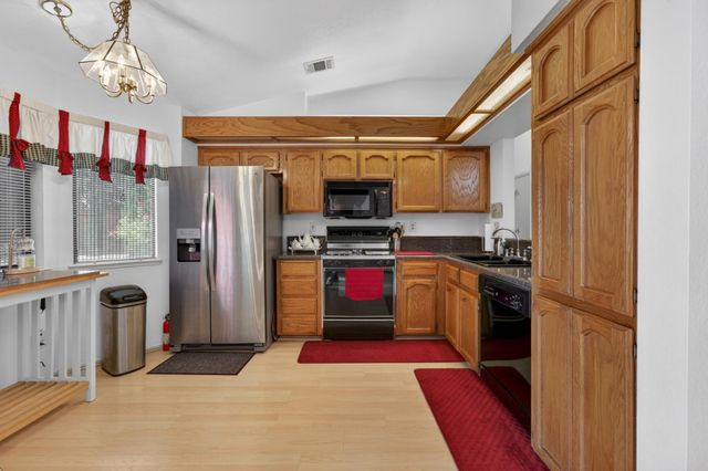 8409 Silver Run Way, Antelope, CA 95843
