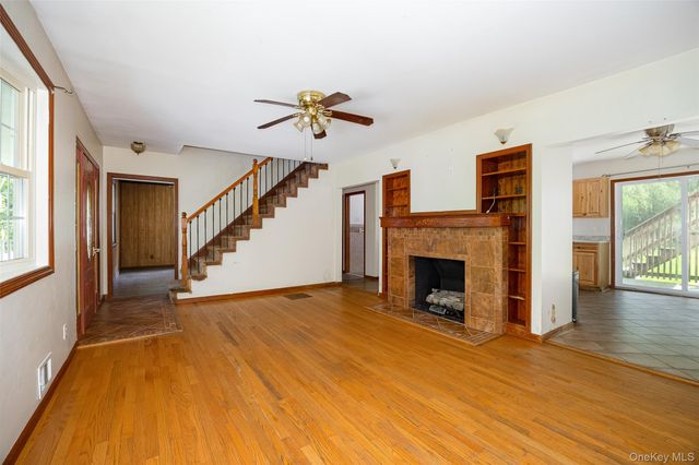 36 Marshall Road, Hyde Park, NY 12538