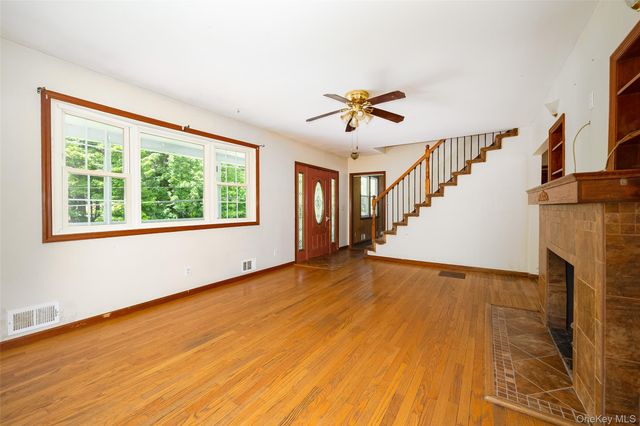 36 Marshall Road, Hyde Park, NY 12538