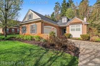 2745 Signature Circle, Hamburg Township, MI 48169