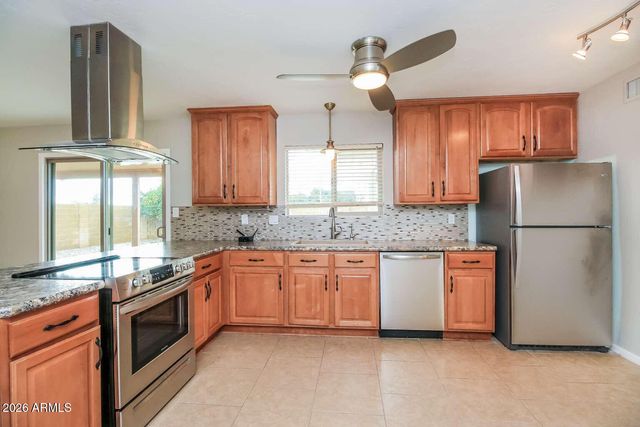 712 S 34TH Street, Mesa, AZ 85204