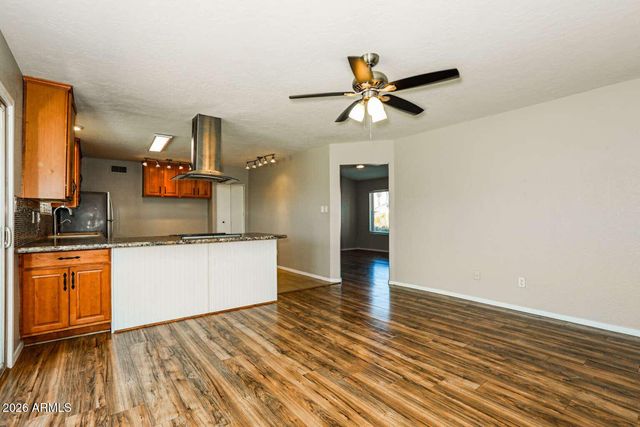 712 S 34TH Street, Mesa, AZ 85204