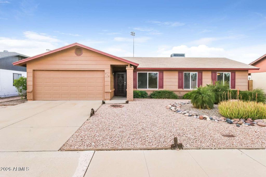 712 S 34TH Street, Mesa, AZ 85204
