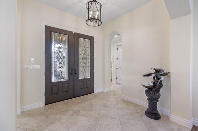 3108 E Beech Court, Visalia, CA 93292