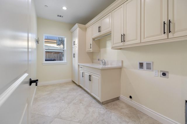 3108 E Beech Court, Visalia, CA 93292